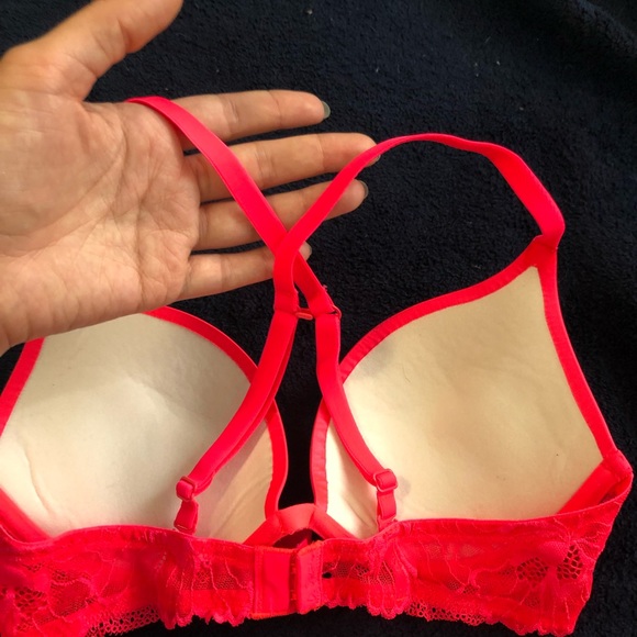 Hot Hot Red bra - 32 C - Picture 3 of 4